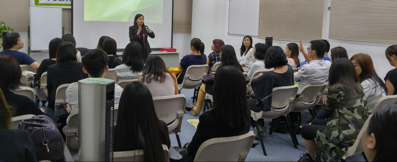 Life Enrich NLP Training - Dr. Wah teaching NLP course to students in classroom